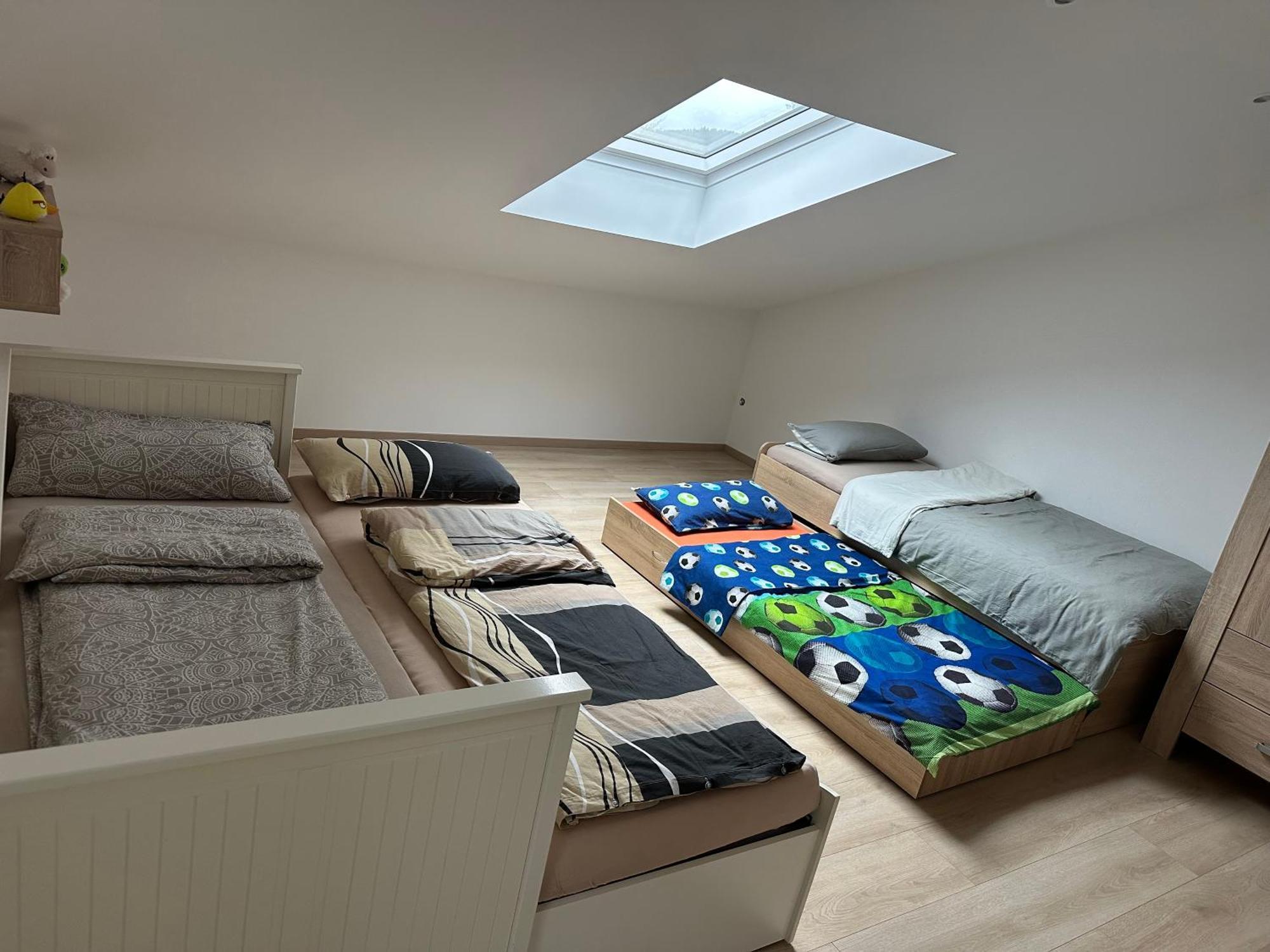 Grosse Ferienwohnung Gaestehaus Neubau Merzig 120M2 Bagian luar foto
